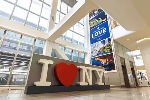 I love NY in LGA