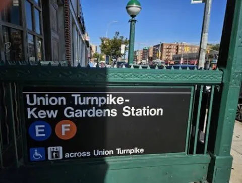 Union Turnpike Kew Gardens Station